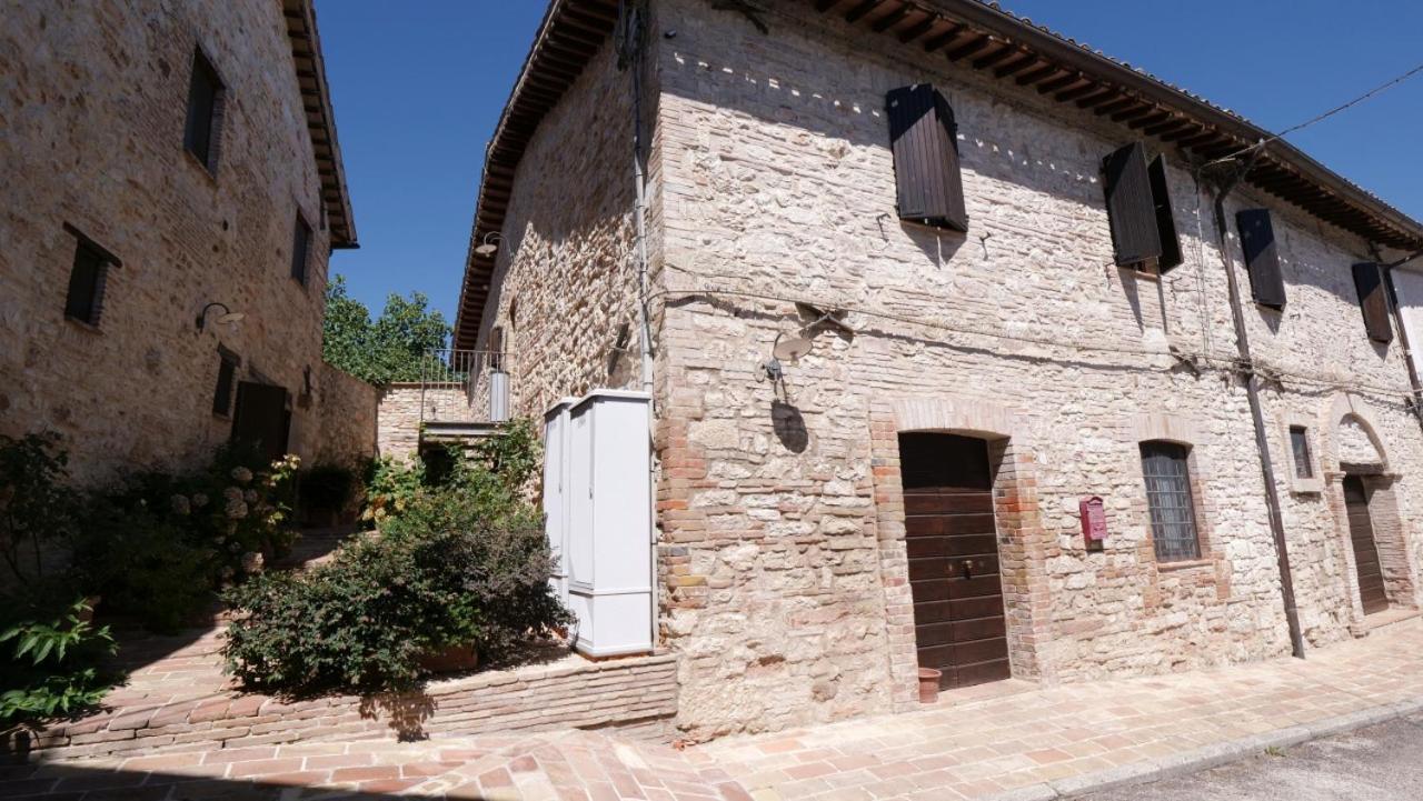 Borgo De' Varano By Hotel I Duchi กาเมริโน ภายนอก รูปภาพ
