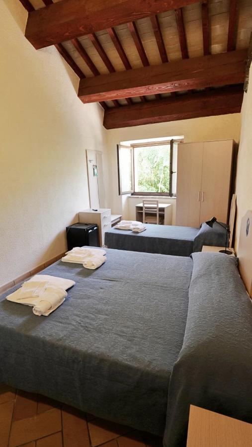 Borgo De' Varano By Hotel I Duchi กาเมริโน ภายนอก รูปภาพ