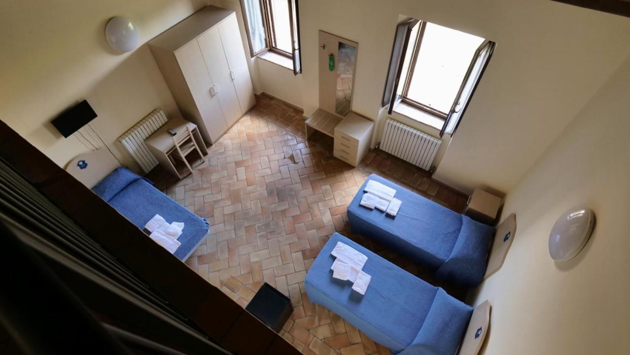 Borgo De' Varano By Hotel I Duchi กาเมริโน ภายนอก รูปภาพ