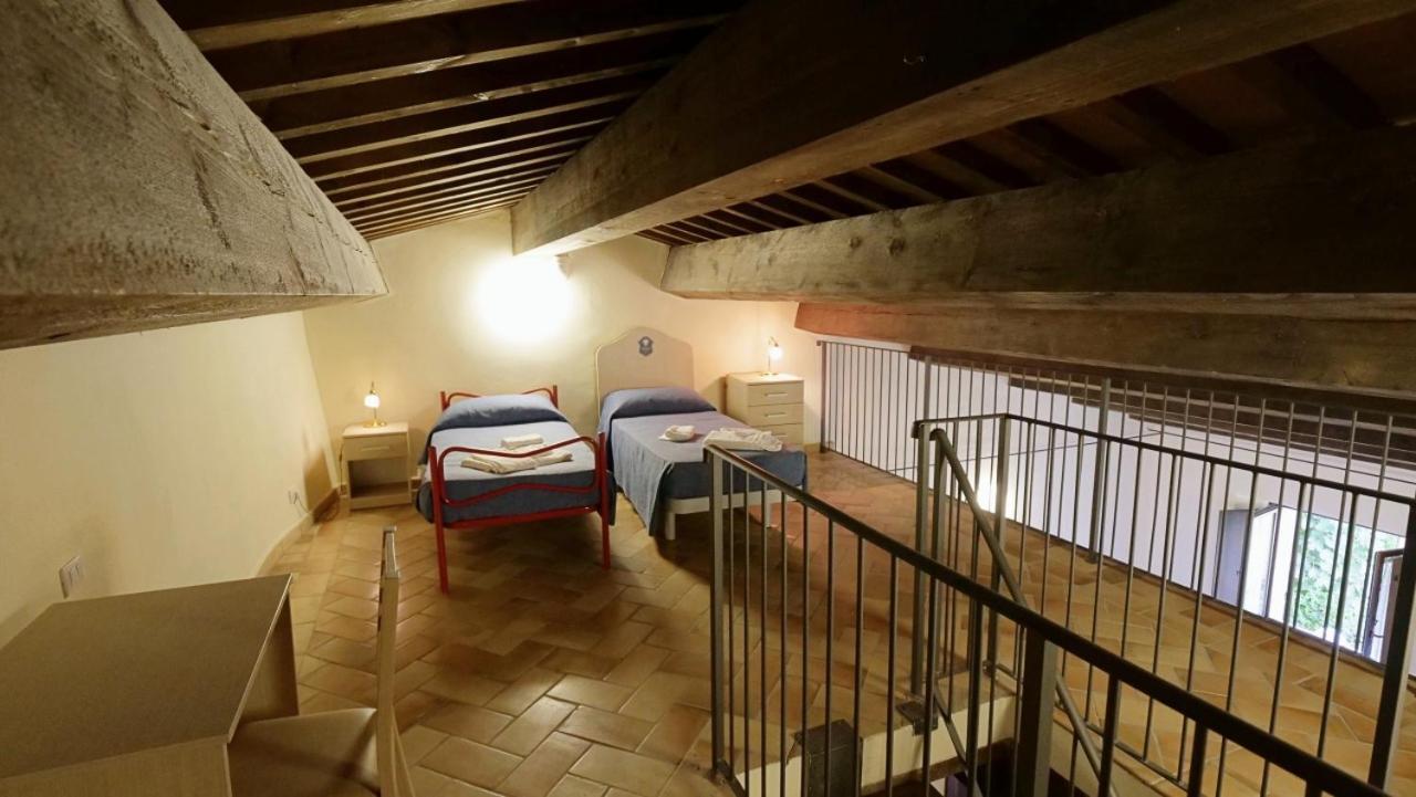 Borgo De' Varano By Hotel I Duchi กาเมริโน ภายนอก รูปภาพ