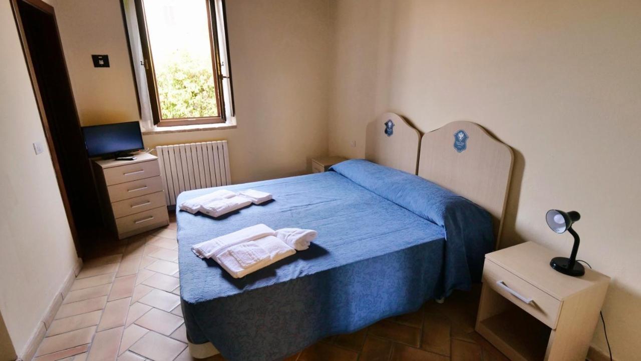 Borgo De' Varano By Hotel I Duchi กาเมริโน ภายนอก รูปภาพ