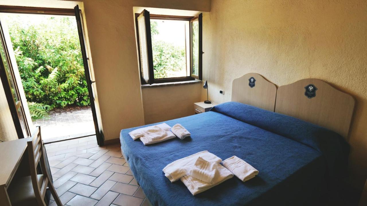 Borgo De' Varano By Hotel I Duchi กาเมริโน ภายนอก รูปภาพ